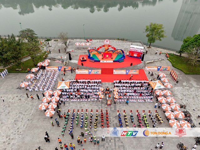 Khoảnh khắc đẹp Chặng 1: Vòng đua quanh Hồ Văn Lang (Phú Thọ) - Ảnh 15.