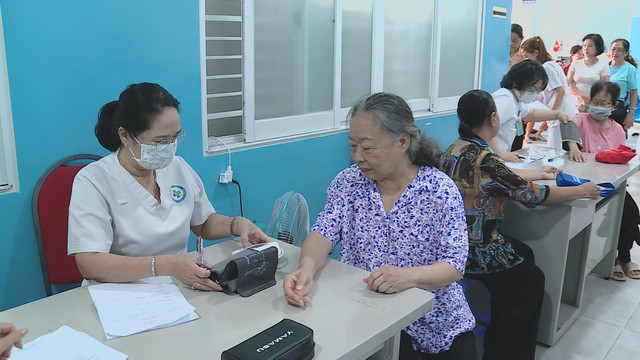 60 Giây 4/4/2026 | Khánh Hòa: Cảnh báo gia tăng các ca bệnh tay chân miệng ở trẻ nhỏ  - Ảnh 2.