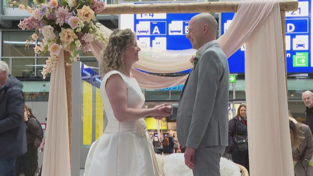 Hà Lan: Đám cưới bình dị lan tỏa thông điệp môi trường - Ảnh 4.