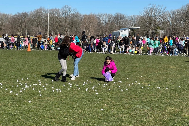 Mưa kẹo dẻo dịp phục sinh bang Detroit Mỹ nhiều trẻ em phấn khích - Ảnh 1.