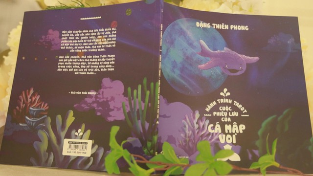 10 năm cầm bút của Đặng Thiên Phong: Từ những bản thảo bị từ chối đến hành trình bơi cùng "Cá Mập Voi" - Ảnh 4.