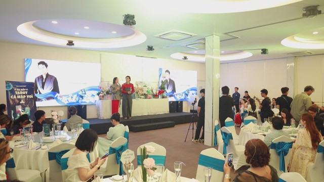 10 năm cầm bút của Đặng Thiên Phong: Từ những bản thảo bị từ chối đến hành trình bơi cùng "Cá Mập Voi" - Ảnh 3.