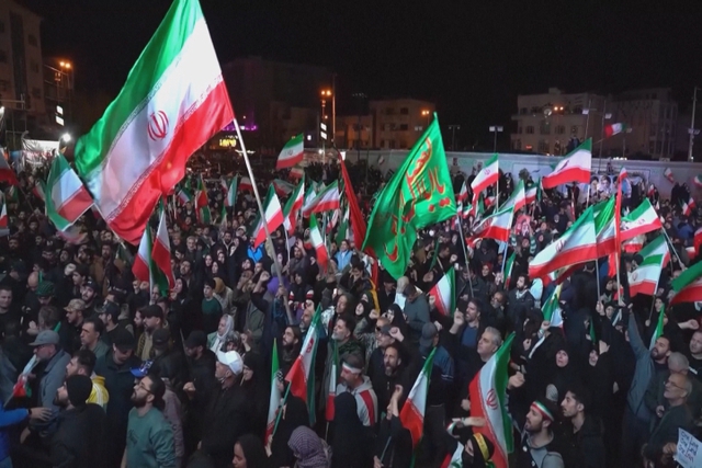 Người dân Iran đổ về Quảng trường Enghelab ủng hộ Lãnh đạo Tối cao Mojtaba Khamenei - Ảnh 1.