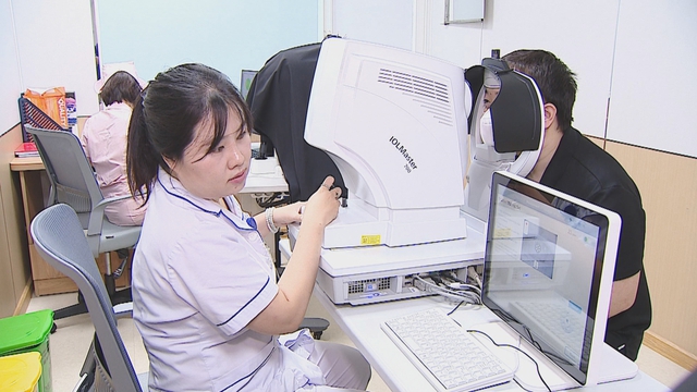 60 Giây ngày 14/5/2026 | 3 triệu trẻ em Việt Nam mắc tật khúc xạ - Ảnh 3.