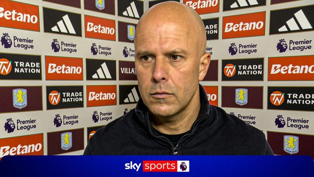 Jamie Carragher chỉ ra điểm yếu của Liverpool sau thất bại nặng trước Aston Villa- Ảnh 7.