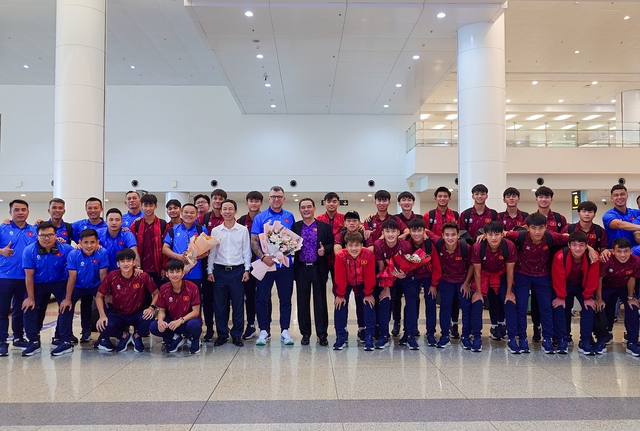 U17 Việt Nam trở về sau giải Châu Á, hướng đến FIFA World Cup U17 - Ảnh 1.