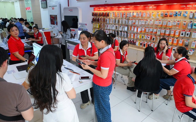 Viettel tung nhiều ưu đãi khuyến khích khách hàng sớm xác thực thông tin thuê bao - Ảnh 3.