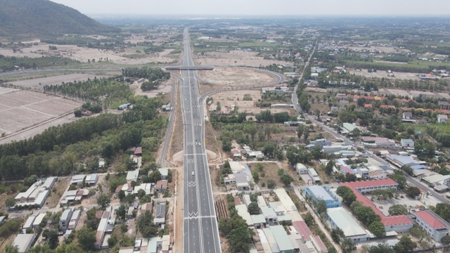 60 Giây ngày 19/5/2026 | Tập trung hoàn thiện "Trái tim" nhà ga sân bay Long Thành - Ảnh 2.