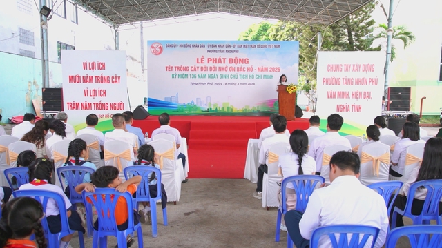 Phường Tăng Nhơn Phú phát động trồng cây, khánh thành trụ nước uống miễn phí - Ảnh 2.