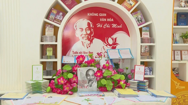 TP. Hồ Chí Minh tuyên dương 181 tập thể và 177 cá nhân tiêu biểu học tập và làm theo Bác - Ảnh 4.