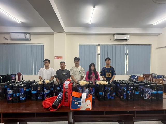 Triệt phá đường dây buôn bán khí cười N2O quy mô lớn: Khởi tố, bắt tạm giam 05 bị can - Ảnh 1.