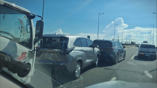 60 Giây ngày 23/5/2026 | TP. Hồ Chí Minh: Khởi tố chủ tài khoản chuyên bán giày, dép giả thương hiệu - Ảnh 2.