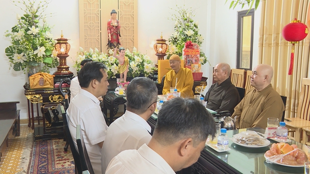 Lãnh đạo TP. Hồ Chí Minh thăm, chúc mừng Đại lễ Phật đản tại Tổ đình Phổ Quang - Ảnh 4.
