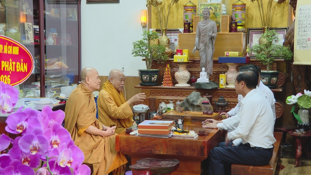 Lãnh đạo TP.HCM thăm, chúc mừng Đại lễ Phật đản tại Pháp viện Minh Đăng Quang - Ảnh 2.
