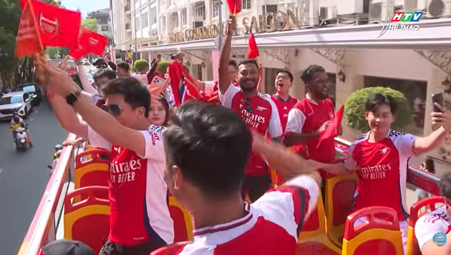 Fan Việt vỡ òa khi Arsenal vô địch Ngoại hạng Anh sau 22 năm- Ảnh 3. Fan Việt vỡ òa khi Arsenal vô địch Ngoại hạng Anh sau 22 năm- Ảnh 3.