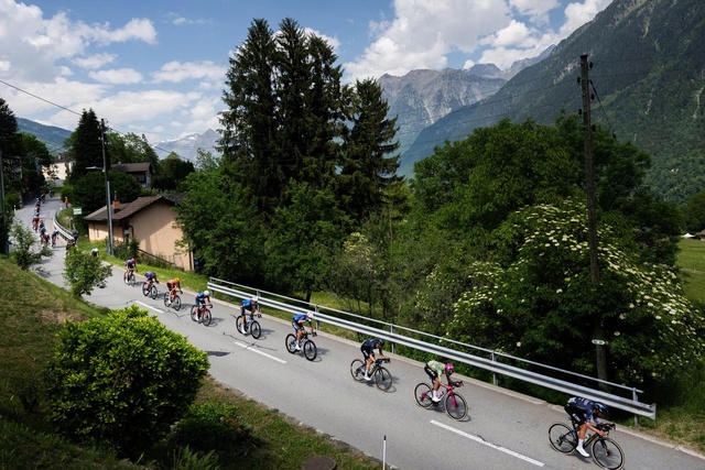 Vingegaard bùng nổ tại Chặng 16 Giro d’Italia - Ảnh 1.