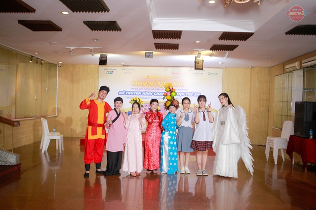 HTV mang thế giới cổ tích đến gần hơn với trẻ em khiếm thị - Ảnh 7.