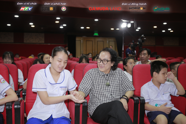 NSƯT Thành Lộc xúc động khi xem Chuyện Ngày xưa - Ảnh 1.