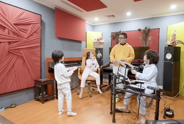 "Mẹ vắng nhà, ba là siêu nhân" Mùa 5 | Tập 4: Khi những "ông bố bỉm sữa" rời khỏi vùng an toàn - Ảnh 1.