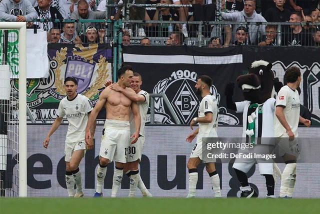 Vòng 32 Bundesliga: Thắng Dortmund, Gladbach chính thức trụ hạng - Ảnh 1.