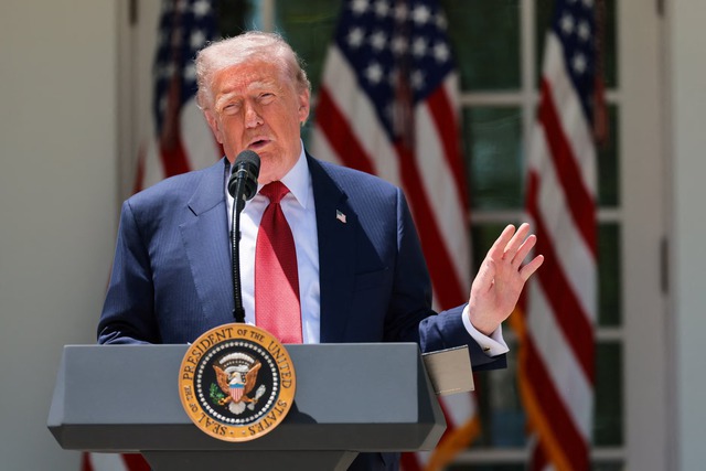 Ông Trump: Nga và Ucraina sẽ ngừng bắn 3 ngày - Ảnh 1.