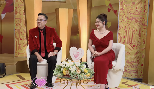 Vợ chồng son: Chênh nhau 16 tuổi, cô gái trẻ cãi lại ba mẹ để lấy chồng qua 1 lần đò- Ảnh 1.