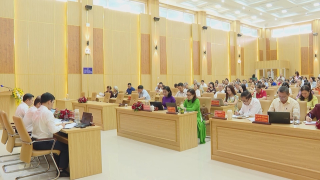 Cử tri phường Vũng Tàu kiến nghị tháo gỡ vướng mắc về hạ tầng, môi trường và dân sinh - Ảnh 2.