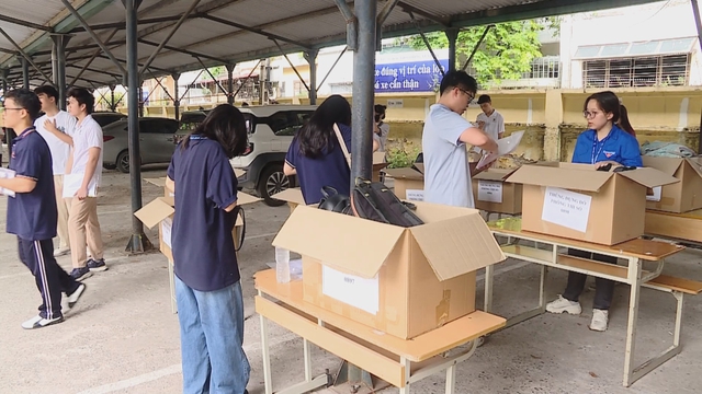 Gần 9.800 tình nguyện viên Hà Nội đồng hành cùng sĩ tử trong chiến dịch "Tiếp sức mùa thi"- Ảnh 2.