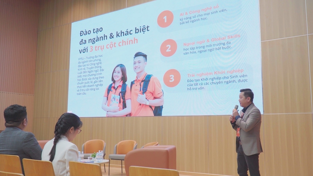Phụ huynh và học sinh lớp 12 tham gia hội thảo định hướng tương lai tại Trường Đại học FPT TP. Hồ Chí Minh - Ảnh 4.