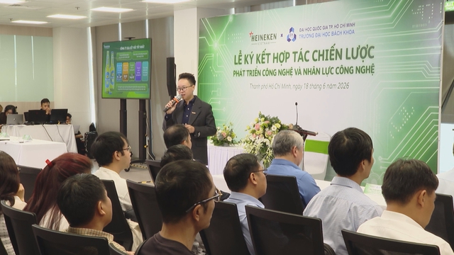 Heineken và Trường Đại học Bách Khoa hợp tác thử nghiệm robot hình người - Ảnh 1.