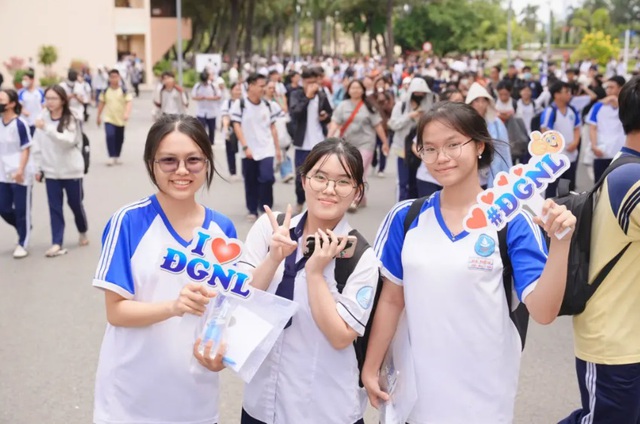 ĐH Quốc gia TP. Hồ Chí Minh: Phổ điểm thi đánh giá năng lực phân tầng rõ, thí sinh đạt điểm cao kỷ lục - Ảnh 3.