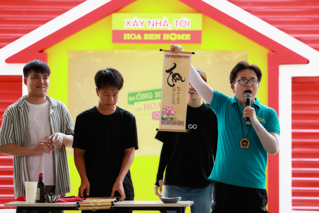 Mái ấm gia đình Việt: Xót xa cậu bé 15 tuổi vừa học vừa chăm mẹ bệnh nặng - Ảnh 10.