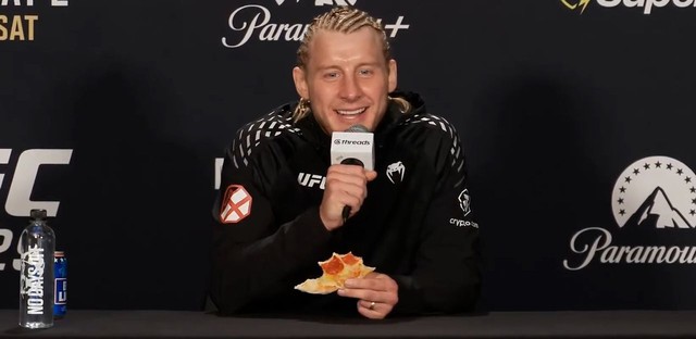UFC 329: McGregor chấn thương trong ngày tái xuất, Pimblett thắng chỉ sau chưa đầy một phút - Ảnh 9.