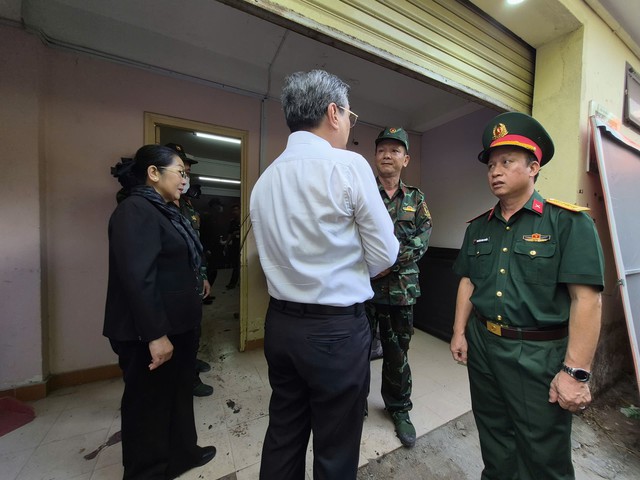Đồng chí Nguyễn Phước Lộc dâng hương tưởng niệm các Anh hùng Liệt sĩ, động viên lực lượng tìm kiếm hài cốt liệt sĩ - Ảnh 4.