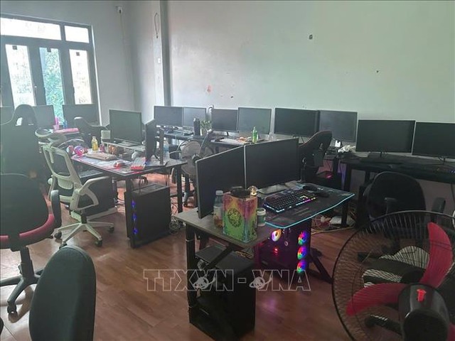 Triệt phá ổ nhóm chiếm đoạt tài khoản Facebook để bán thu lợi  - Ảnh 1.