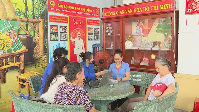 phường Dĩ An: Nhiều mô hình hỗ trợ giúp người dân thuận tiện thực hiện thủ tục hành chính - Ảnh 3.