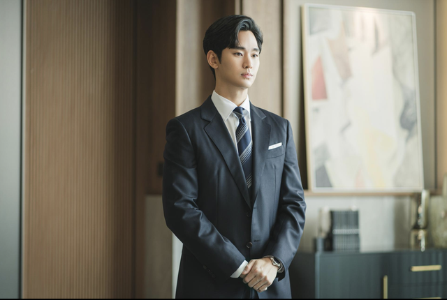 Kim Soo-hyun tái xuất khiến Disney+ đau đầu vì phim Knock-Off- Ảnh 1.
