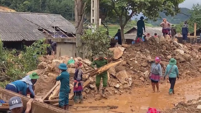 Vùng núi Bắc Bộ và Quảng Ninh tiếp tục mưa dông, cảnh báo lũ quét và sạt lở đất - Ảnh 2.