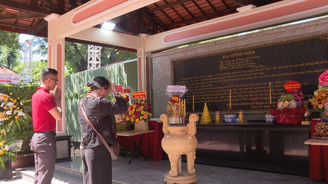 Thời sự HTV ngày 21/7/2026 | Người dân hướng về các liệt sĩ tại Công viên văn hóa Lê Thị Riêng - Ảnh 1.
