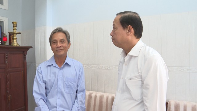 Lãnh đạo TP. Hồ Chí Minh thăm, tri ân các gia đình chính sách nhân kỷ niệm 79 năm Ngày Thương binh - Liệt sĩ - Ảnh 2.