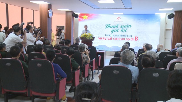 Khai mạc trưng bày “Thanh xuân gửi lại” tri ân cán bộ đi B - Ảnh 1.