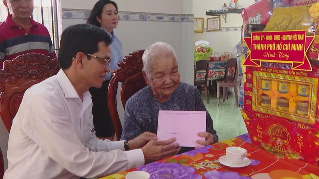Thời sự HTV ngày 22/7/2026 | Lãnh đạo TP. Hồ Chí Minh thăm gia đình chính sách tiêu biểu - Ảnh 3.