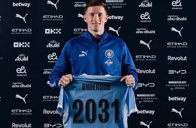 Ra mắt Man City, Anderson lập tức "xát muối" vào nỗi đau của MU - Ảnh 1.