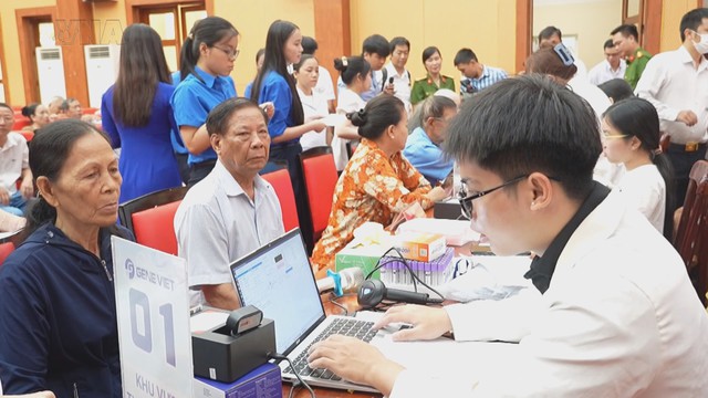 Khánh Hòa: Thu nhận mẫu sinh phẩm ADN của hơn 200 thân nhân liệt sĩ- Ảnh 1.