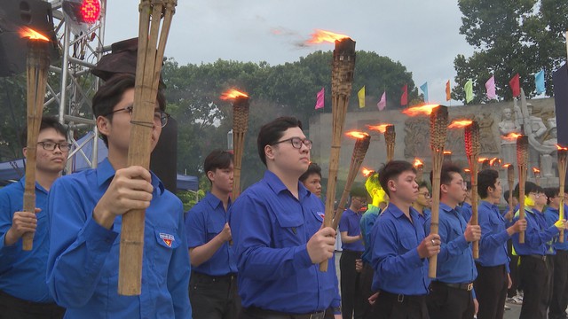 Lễ thắp nến tri ân Anh hùng liệt sĩ- Ảnh 4.