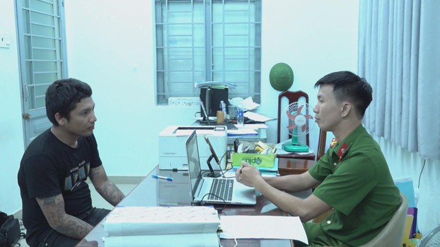 60 Giây Sáng ngày 27/7/2026 | Thắp nến tri ân các anh hùng liệt sĩ tại nhiều nghĩa trang ở TP. Hồ Chí Minh - Ảnh 6.