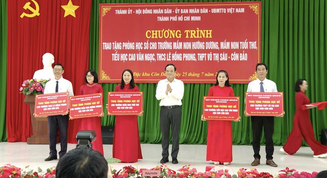 Côn Đảo thêm 5 Phòng học số, thúc đẩy chuyển đổi số giáo dục - Ảnh 1.