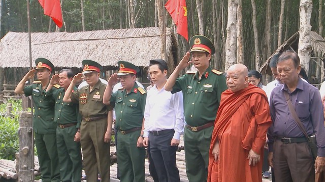 Hội Hữu nghị Việt Nam – Campuchia TP. Hồ Chí Minh tổ chức nhiều hoạt động tri ân nhân Ngày Thương binh - Liệt sĩ - Ảnh 2.