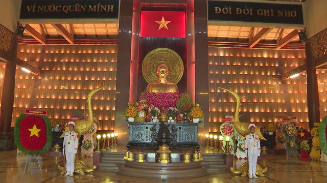 Lãnh đạo TP. Hồ Chí Minh tri ân các anh hùng liệt sĩ tại Củ Chi - Ảnh 2.