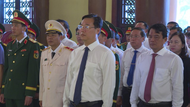 Lãnh đạo TP. Hồ Chí Minh tri ân các anh hùng liệt sĩ tại Củ Chi - Ảnh 3.
